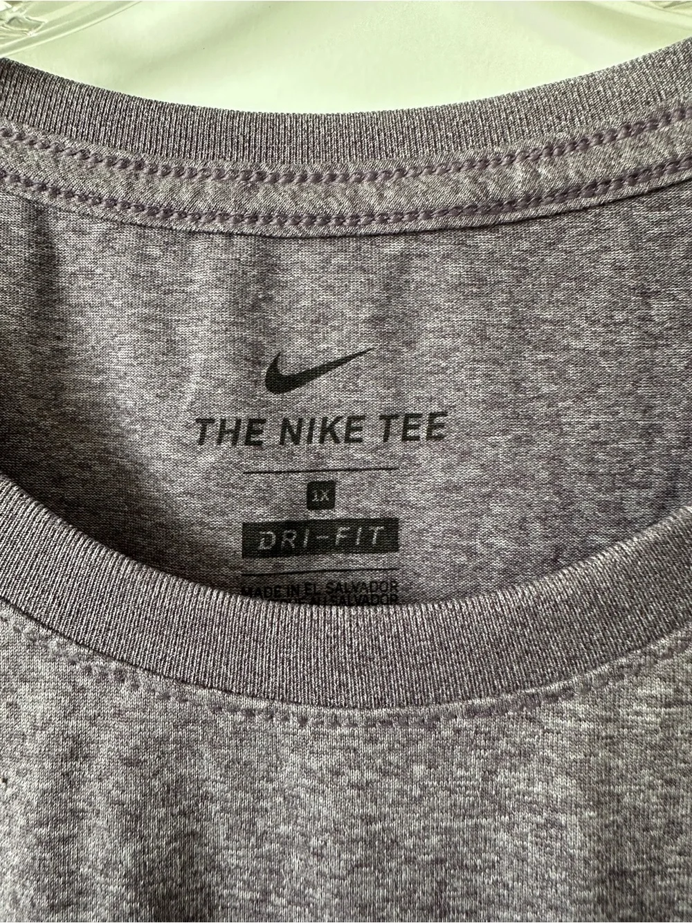 4 Nike woman’s Dri-FIT Short Sleeve Tee - Picture 3 of 16